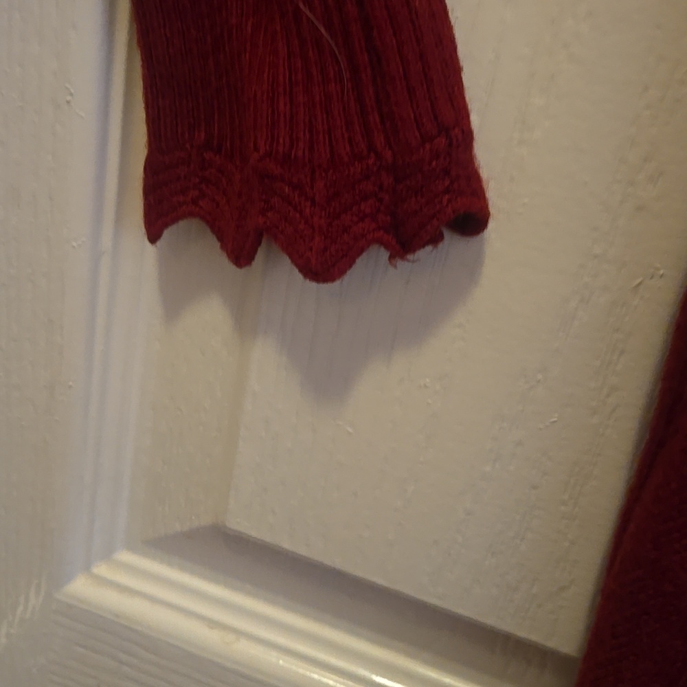 Elegant Burgundy Sweater with Pearl Accents - Picture 3 of 8